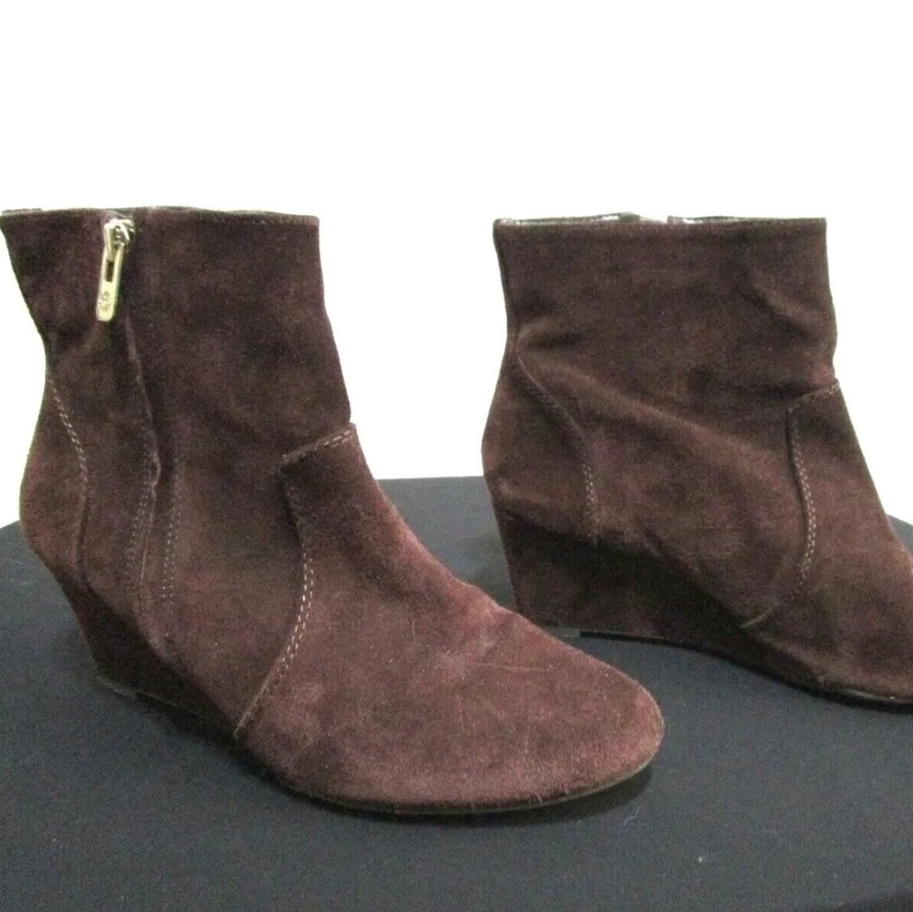 Antonio Melani suede wedge zip up booties brown size 7